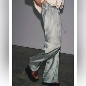 Zara Light Blue Striped Trousers

ZW COLLECTION STRIPED PAJAMA PANTS